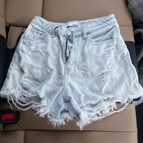 VERVET Distressed Jean shorts - Picture 1 of 3